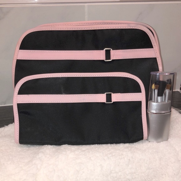 2/$30 ALL ITEMS WILL BE GONE BEFORE HOLIDAY AND NEGOTIABLE/BUY NOW! Makeup Bags - Picture 3 of 3